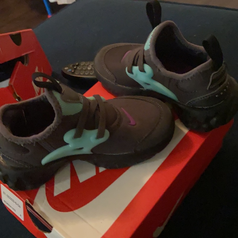 Toddler sneakers